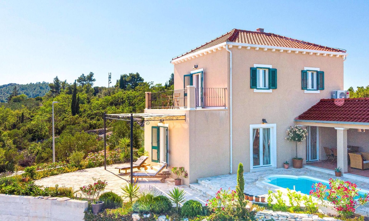 Zrnovo House | Beach front home in Zrnovo