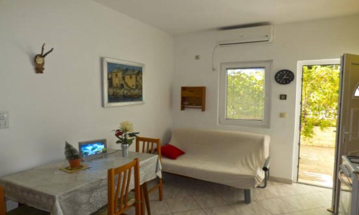 Ivan Dolac Apartment | Beachfront Apartments Plaža - Two Bedroom Apartment A4
