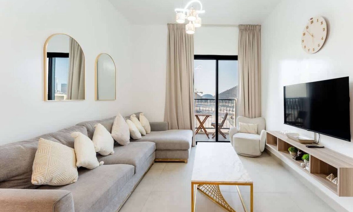 Al Khan Apartment | Beachfront Apt with Private Beach & Pool Access