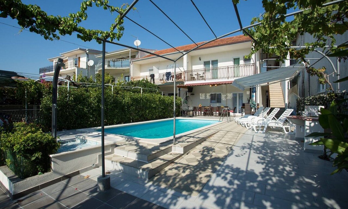 Poljica House | Beachfront Holiday Home with pool MaMi