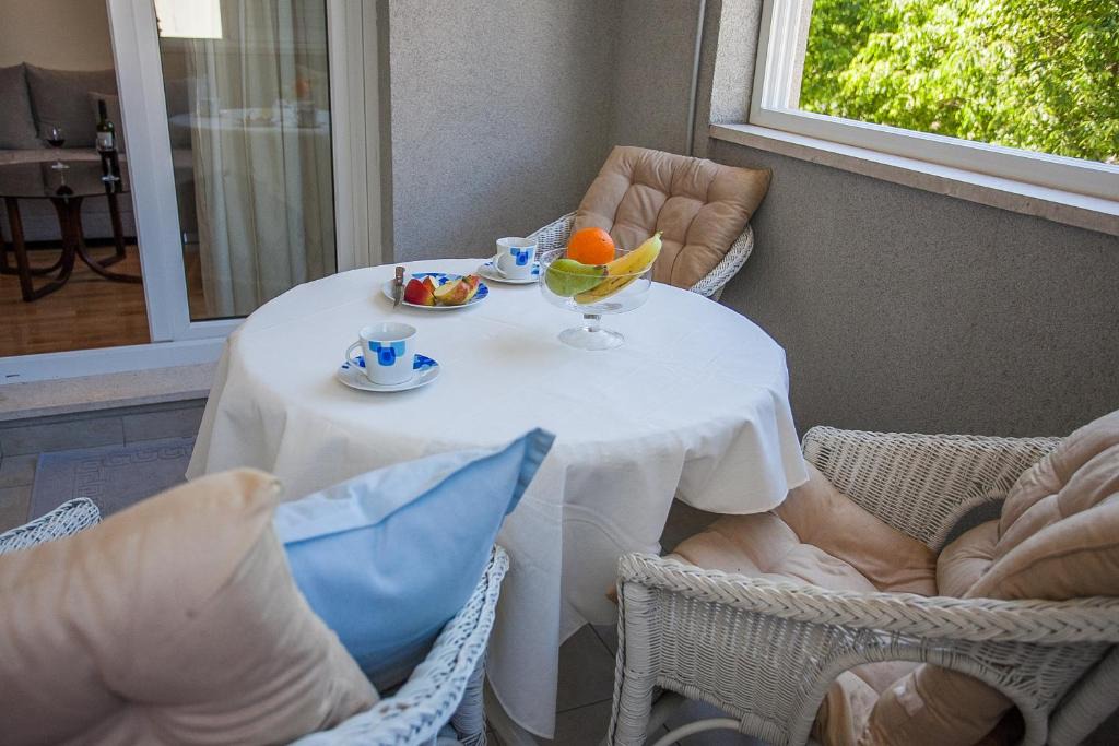 Znjan Apartment | Beachfront Split