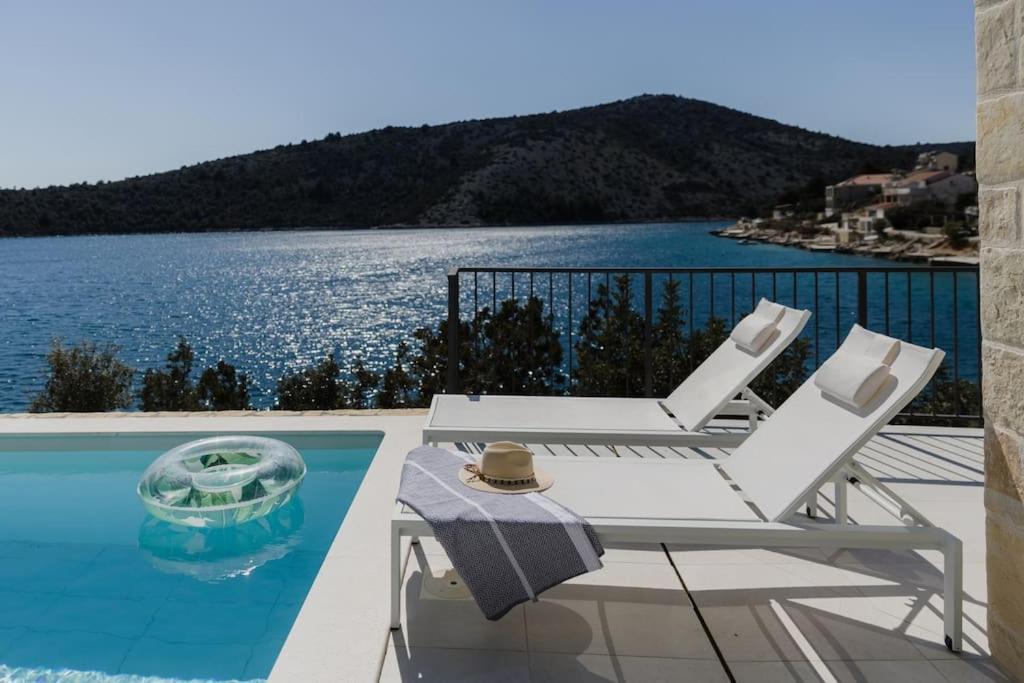 Vinisce Villa | Beachfront Villa Retreat