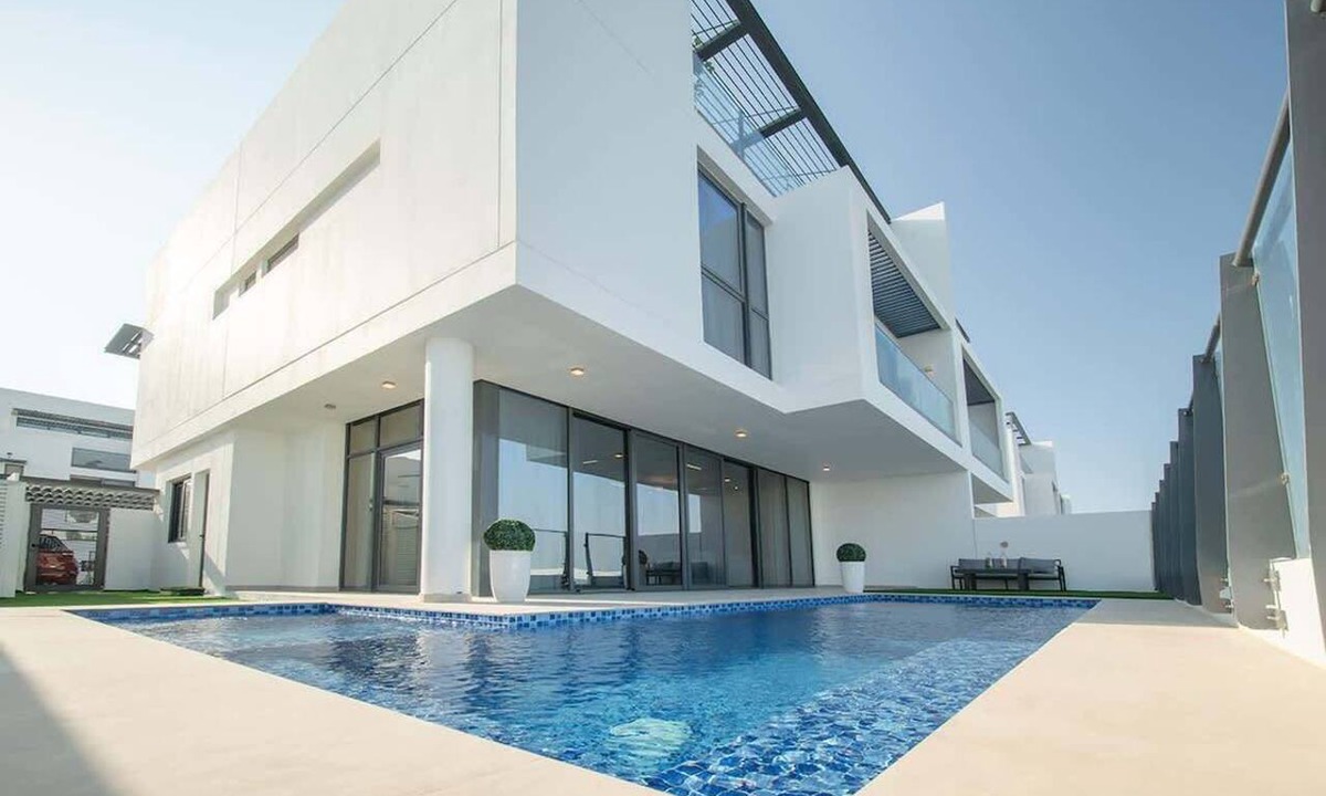 Al Hamriya Villa | Beachfront Villa W Private Pool & Sea Views