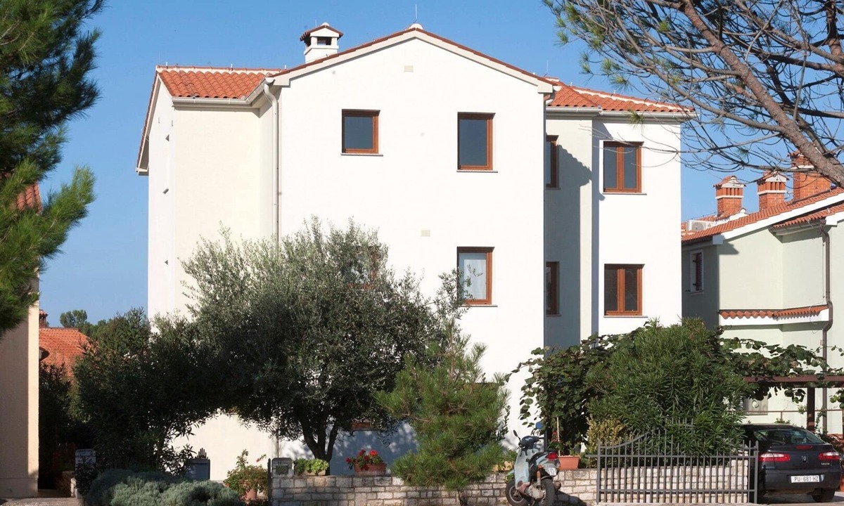 Brulo Apartment | Beakovic No.2 with Balcony