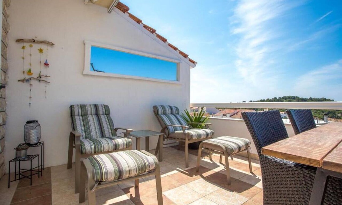 Krizna luka Apartment | Beautiful apartment for 3 people with WIFI, A/C, TV, terrace and pets allowed