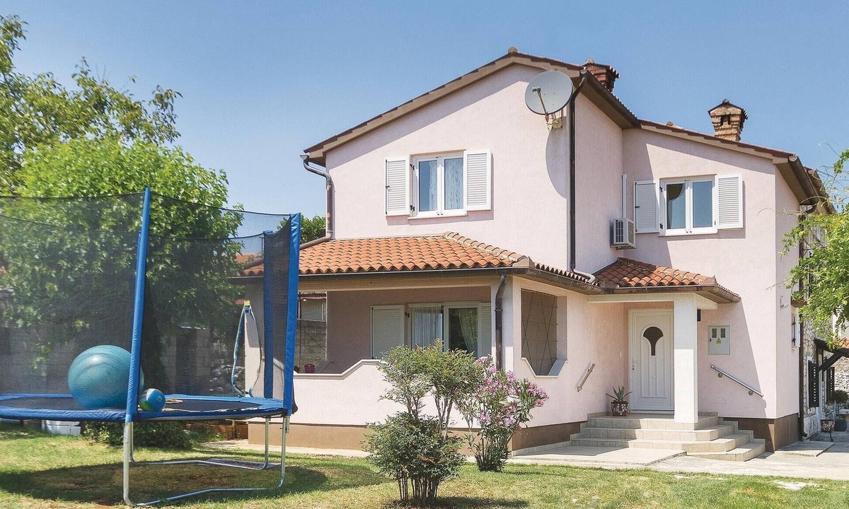 Marcana Apartment | Beautiful apartment in Marcana with WiFi