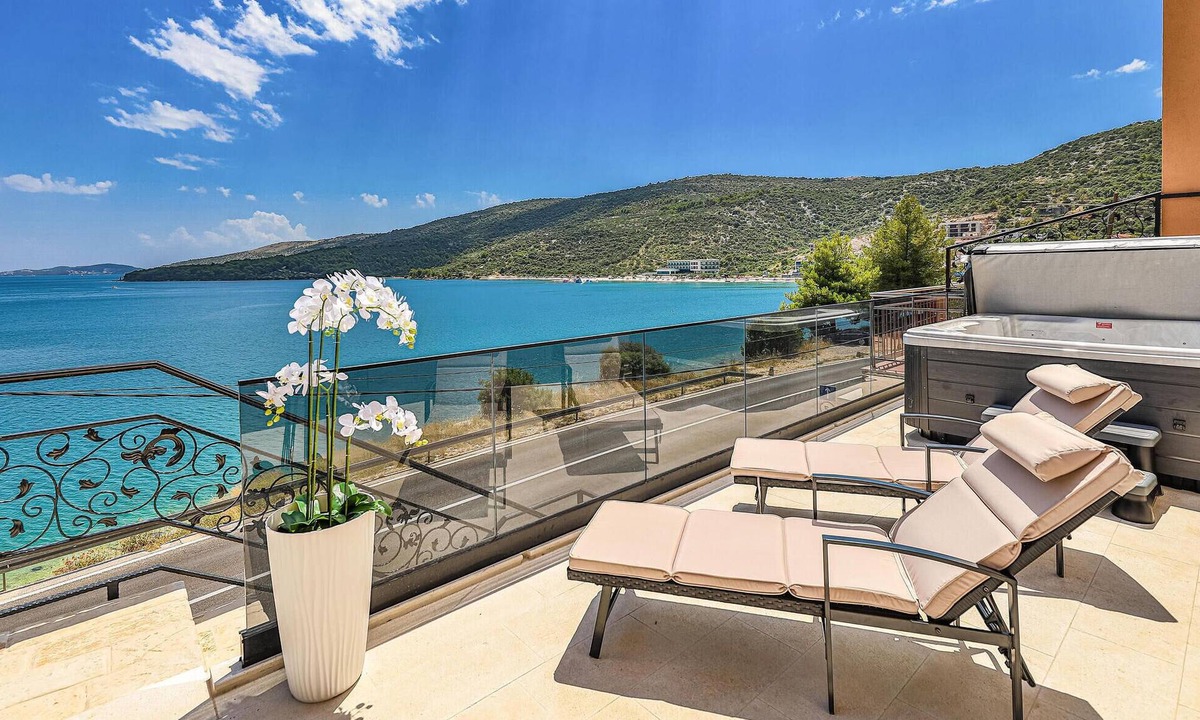 Marina Apartment | Beautiful apartment in Marina with WiFi