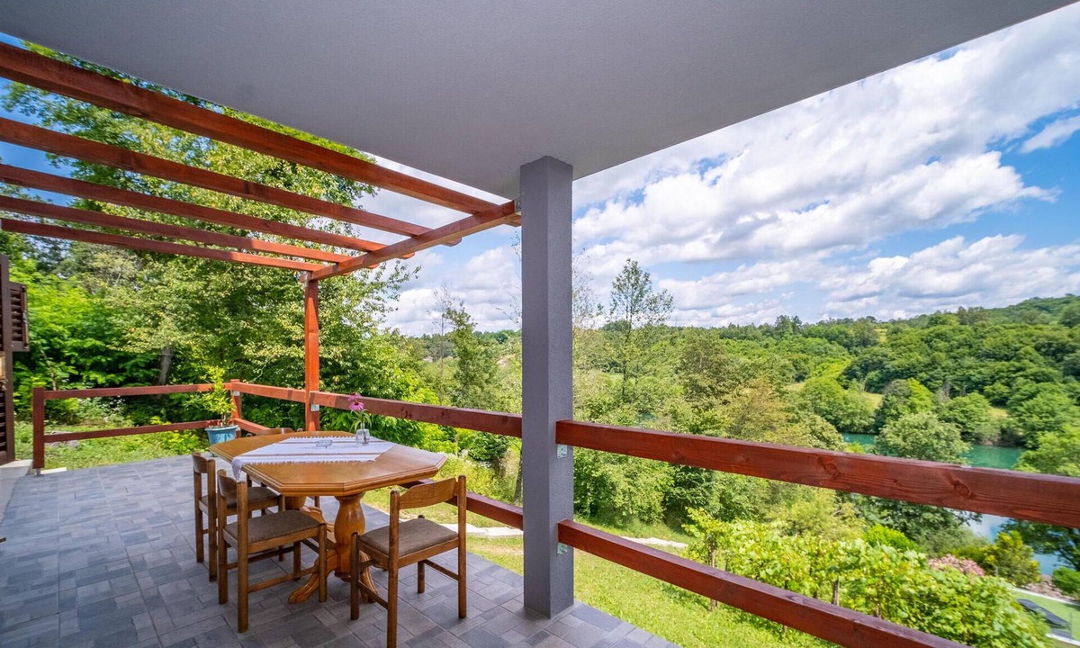Generalski Stol House | Beautiful home in Duga Resa with WiFi
