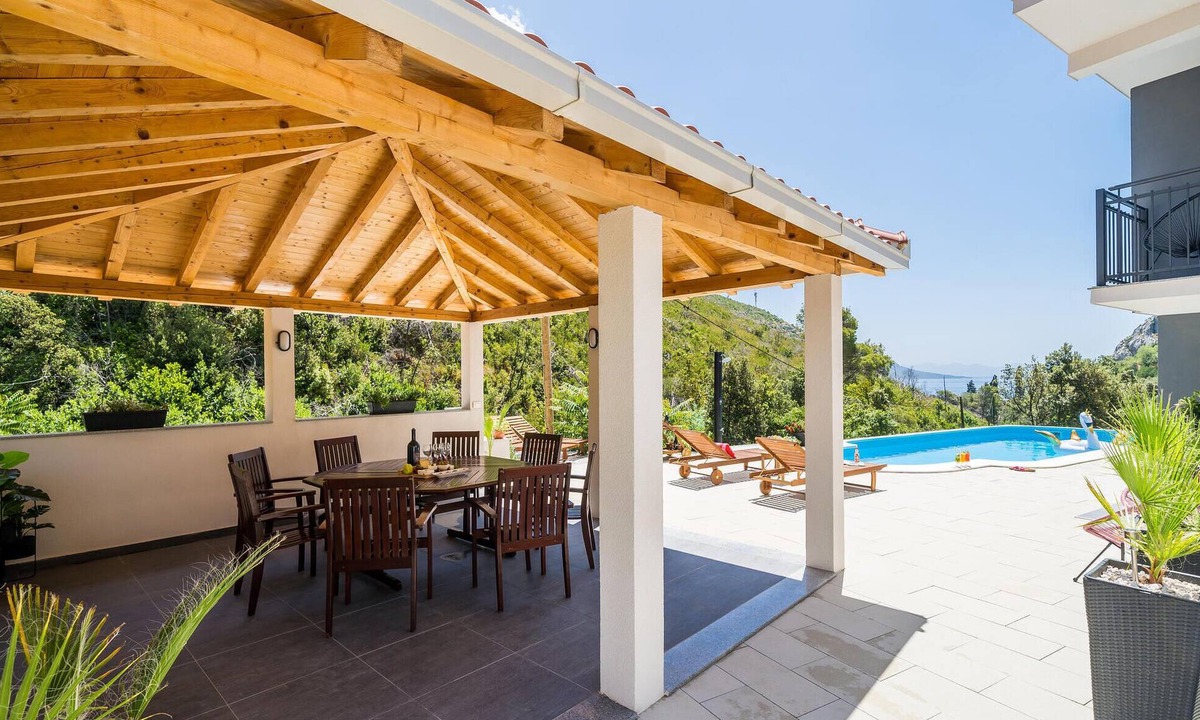 Trstenik House | Beautiful home in Trstenik with kitchen