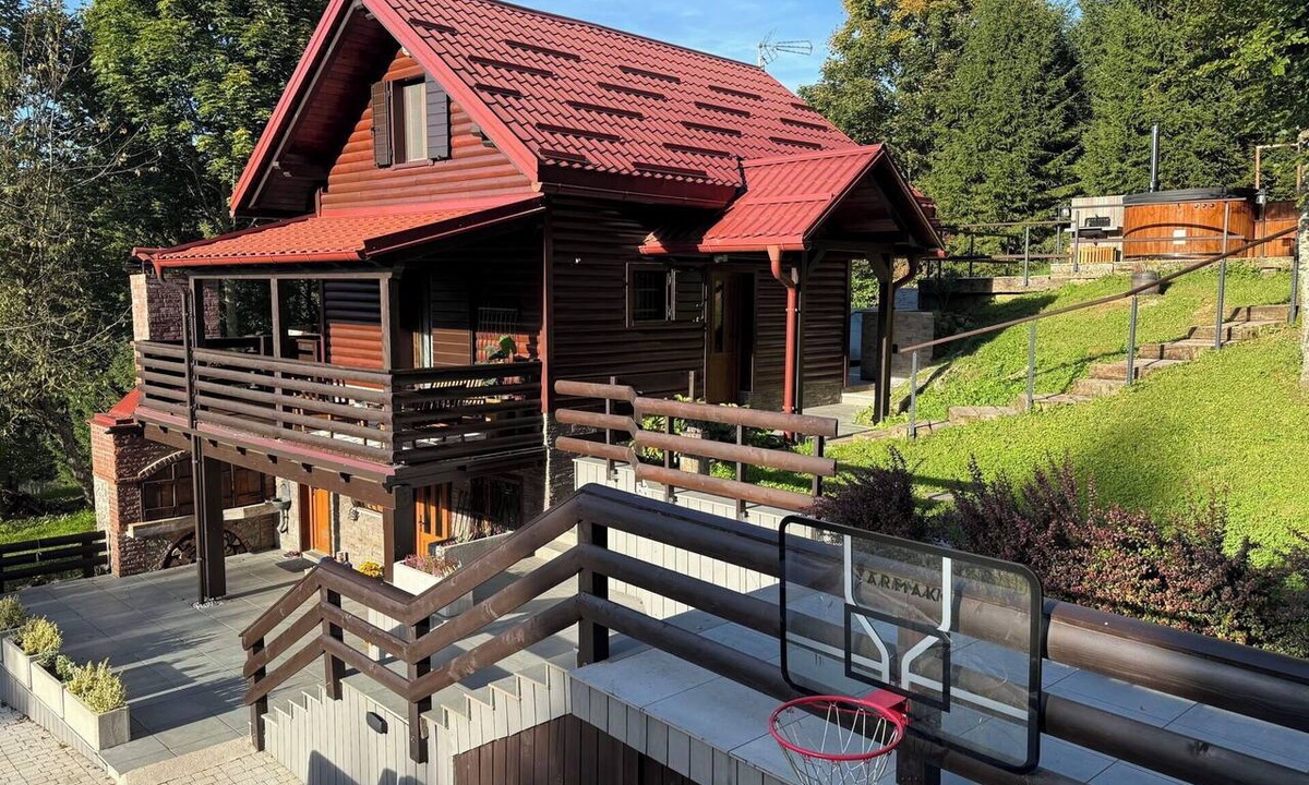 Brestova Draga House | Beautiful private villa for 6 people with WIFI, private pool, hot tub, TV and terrace