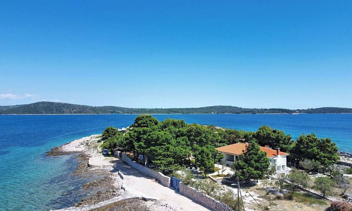 Cove Donja Krusica (Donje selo) House | Beautiful private villa for 8 people with A/C, WIFI, TV, terrace and pets allowed