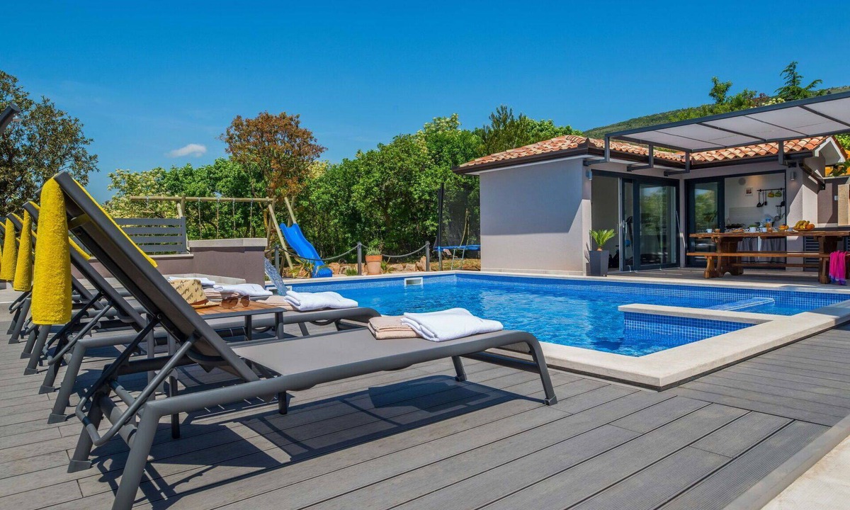 Viskovici Villa | Beautiful private villa with WIFI, private pool, hot tub, A/C, TV, terrace and panoramic view