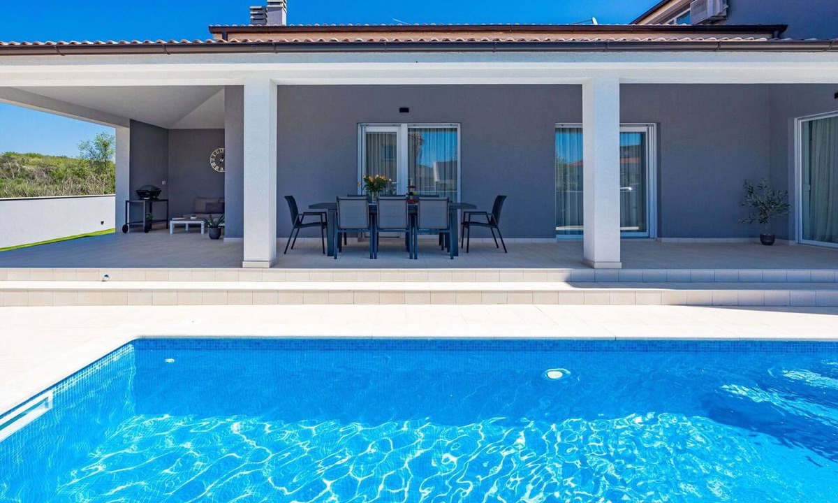 Loborika Villa | Beautiful private villa for 8 people with private pool, WIFI, A/C, TV, terrace and pets allowed