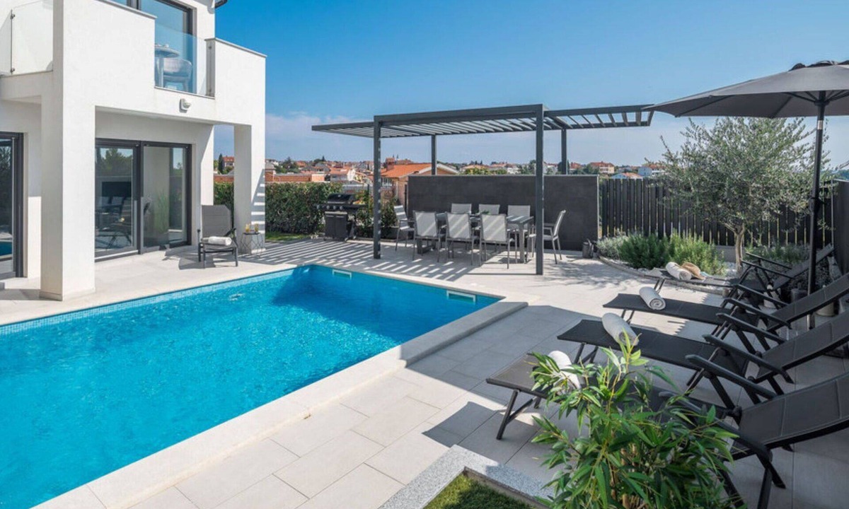 Medulin Villa | Beautiful private villa for 8 guests with private pool, A/C, WIFI, TV, terrace and pets allowed
