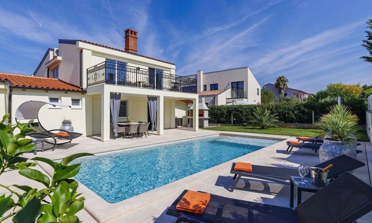 Stinjan Villa | Beautiful private villa for 7 guests with private pool, A/C, WIFI, TV and terrace