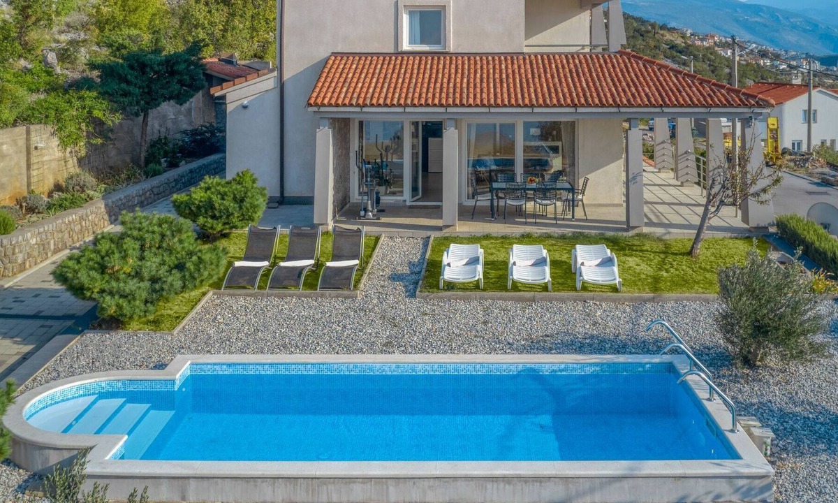 Vratarusa House | Beautiful private villa for 7 people with WIFI, private pool, A/C, TV, terrace and parking