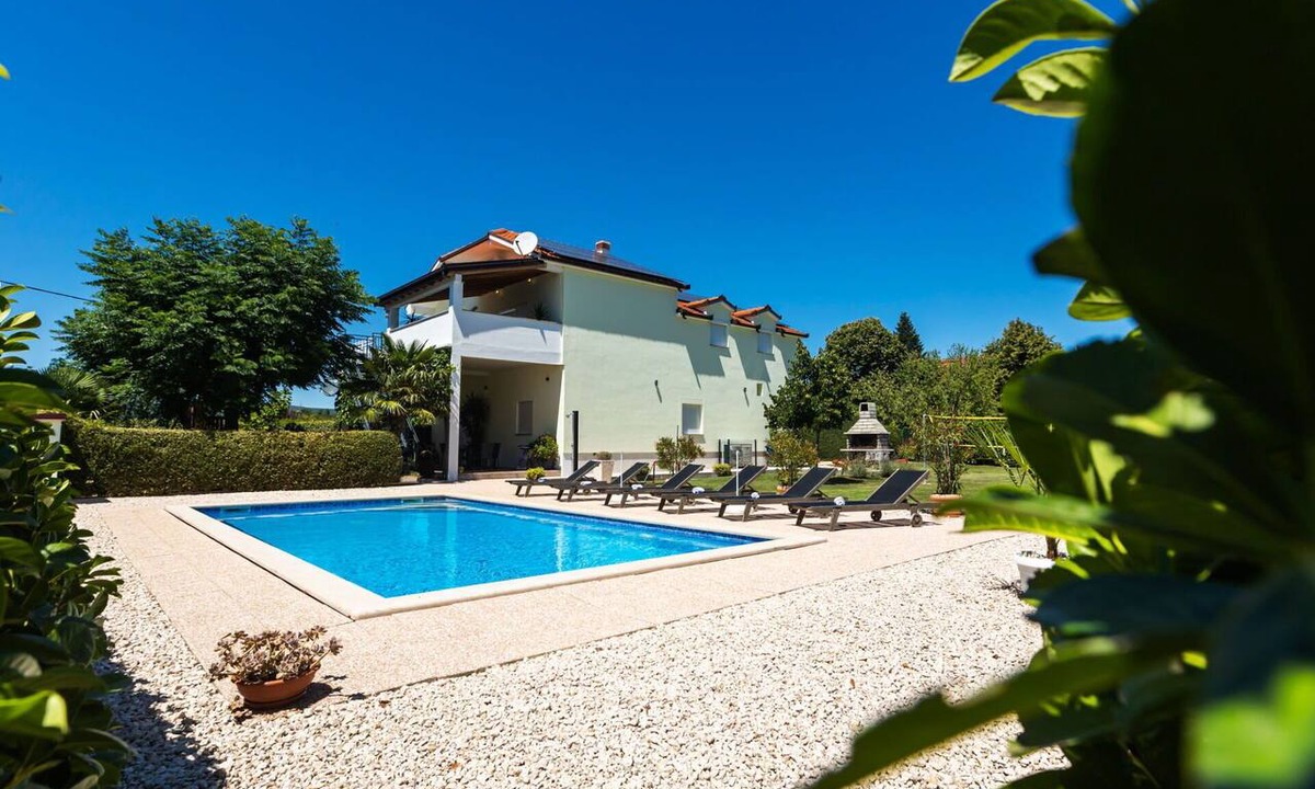 Donji Prolozac House | Beautiful private villa for 10 people with A/C, private pool, WIFI, TV and terrace