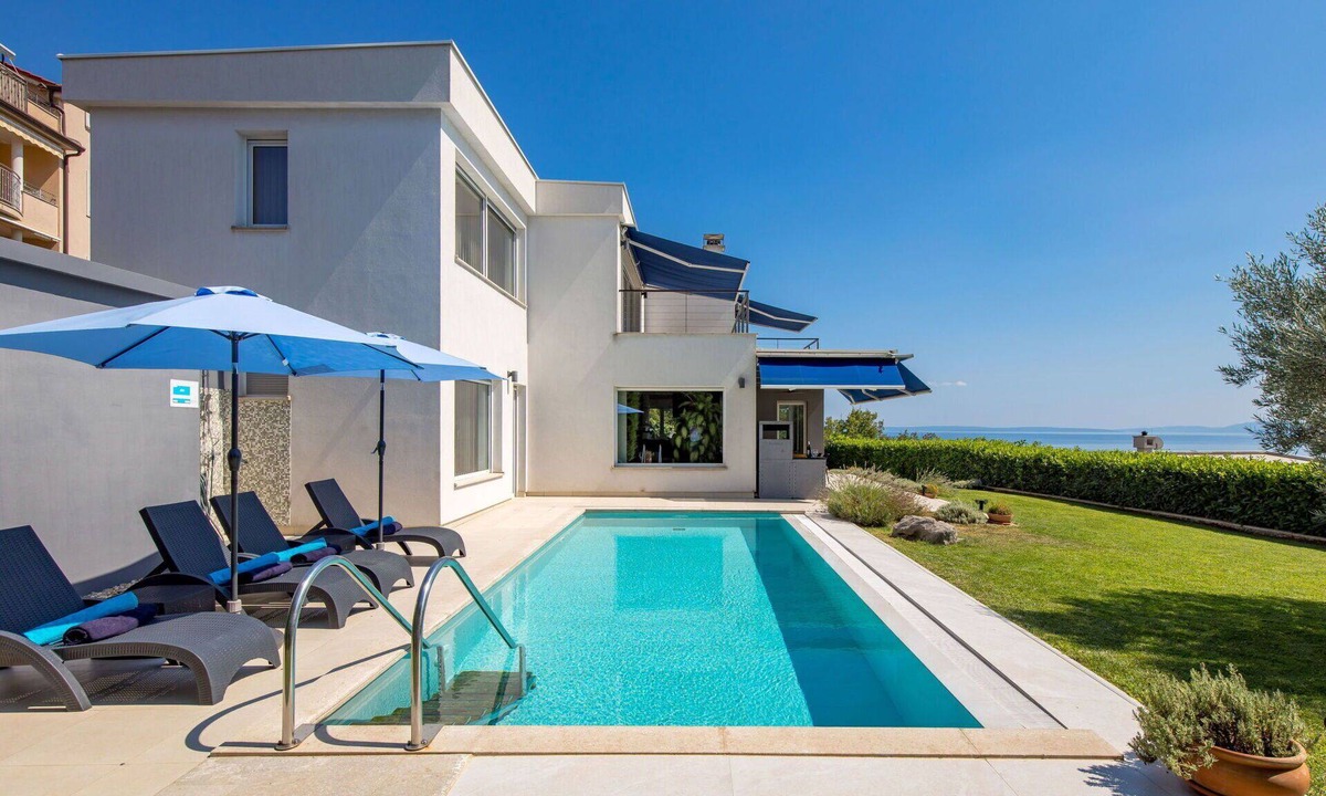 Rubesi Villa | Beautiful private villa for 10 guests with private pool, A/C, WIFI, TV and terrace