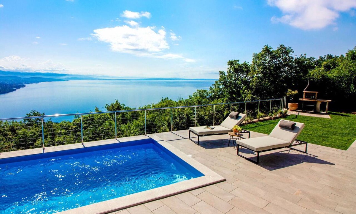 Opatija Villa | Beautiful private villa for 6 guests with WIFI, private pool, A/C, TV, terrace and panoramic view