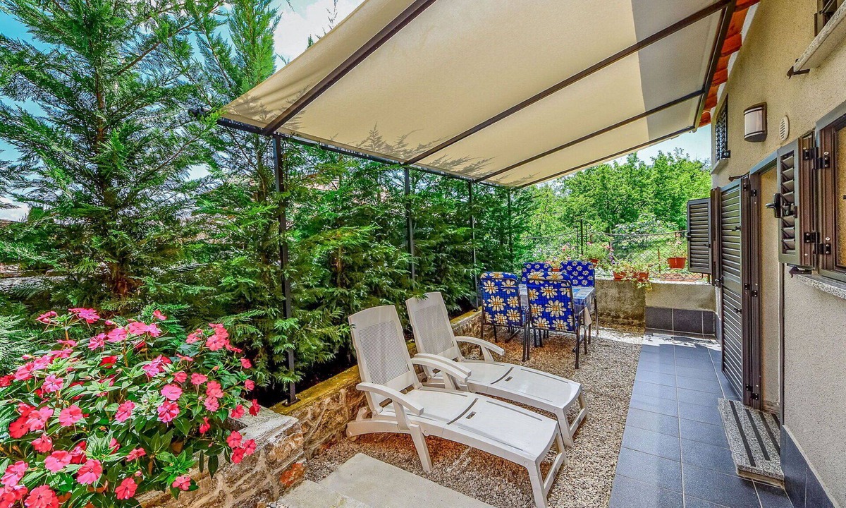 Opric House | Beautiful private villa for 2 people with WIFI, A/C, TV, terrace and pets allowed