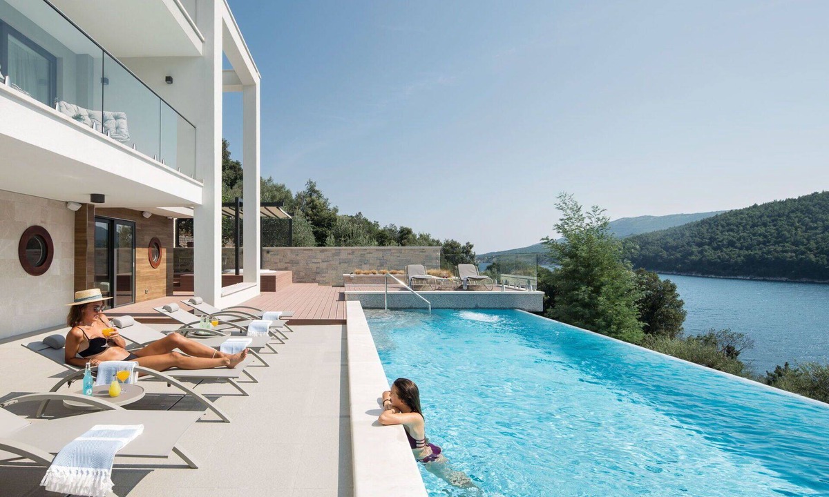 Duga Luka Villa | Beautiful private villa with private pool, WIFI, hot tub, A/C, TV, terrace and pets allowed