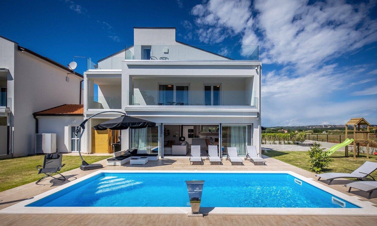 Porec Villa | Beautiful Villa Eni East