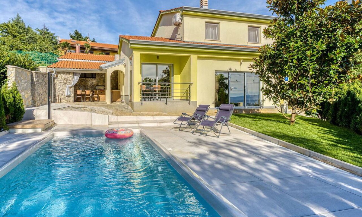 Sarsoni House | Beautiful villa for 6 people with A/C, WIFI, private pool, TV and terrace