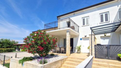 Buzinija Villa | Beautiful Villa Piccolo Paradiso in Novigrad