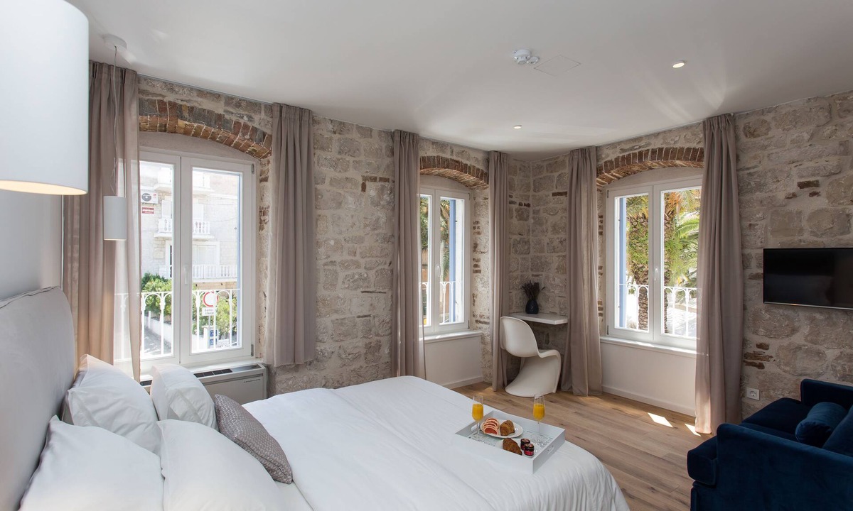 Trogir Hotel | Bifora Heritage Hotel