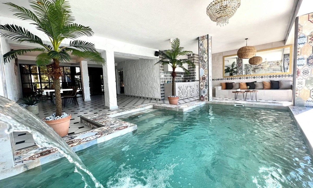 Cukarica Villa | Black house Sava river