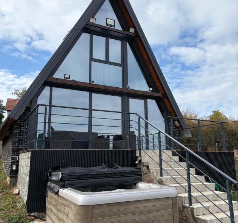 Mladenovac Villa | BlackPoolHouse