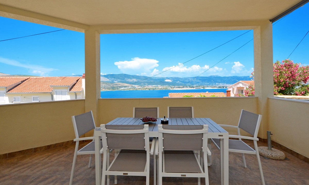 Mastrinka Apartment | BLUE SKY 2 Apartment with sea view, for 4 + 1 persons