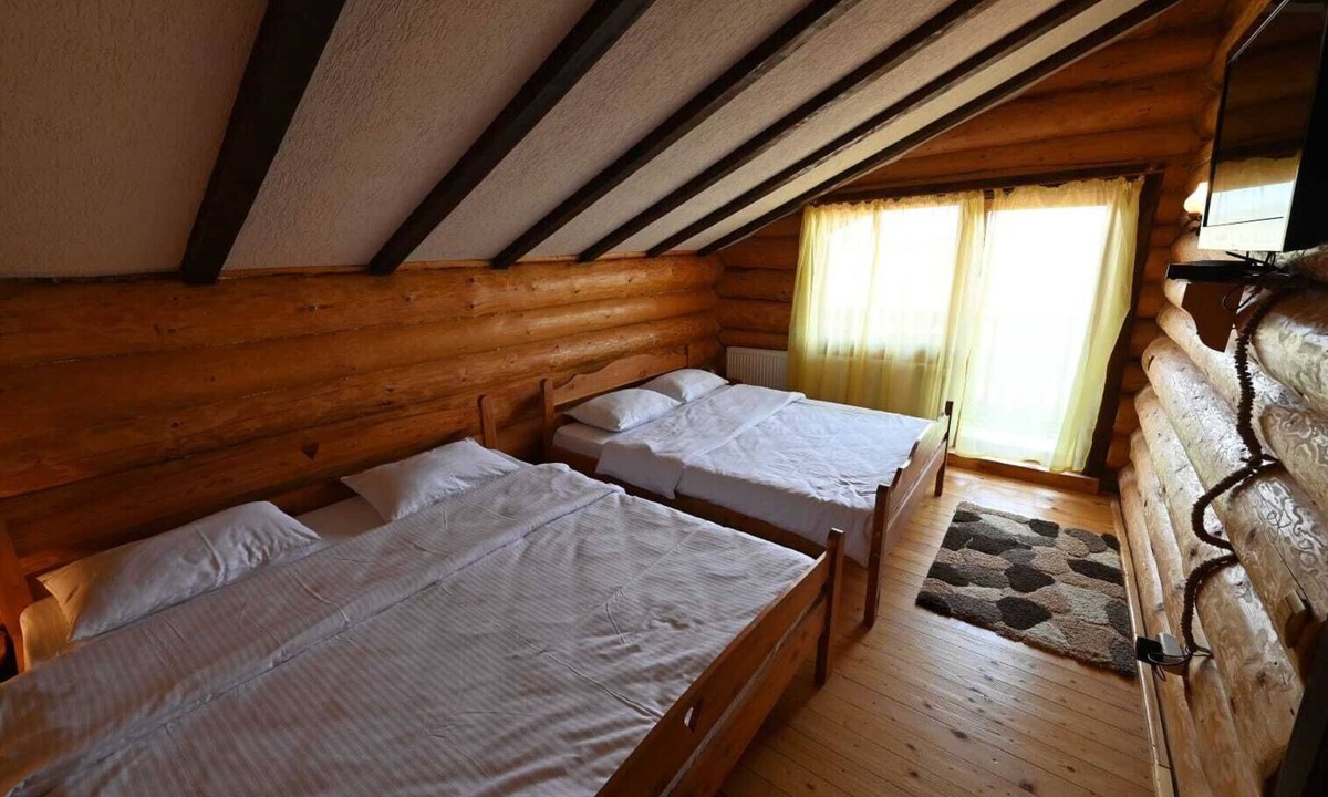 Rasnov Cabin | Cabana Lui Bubu - Up to 10 People Family Cabin