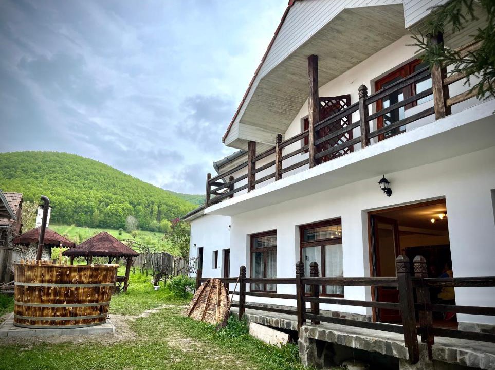 Livezile House | Casa Ariana