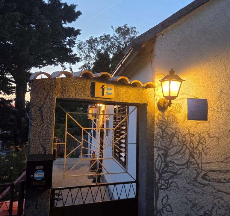 Karlobag House | Casa Maja