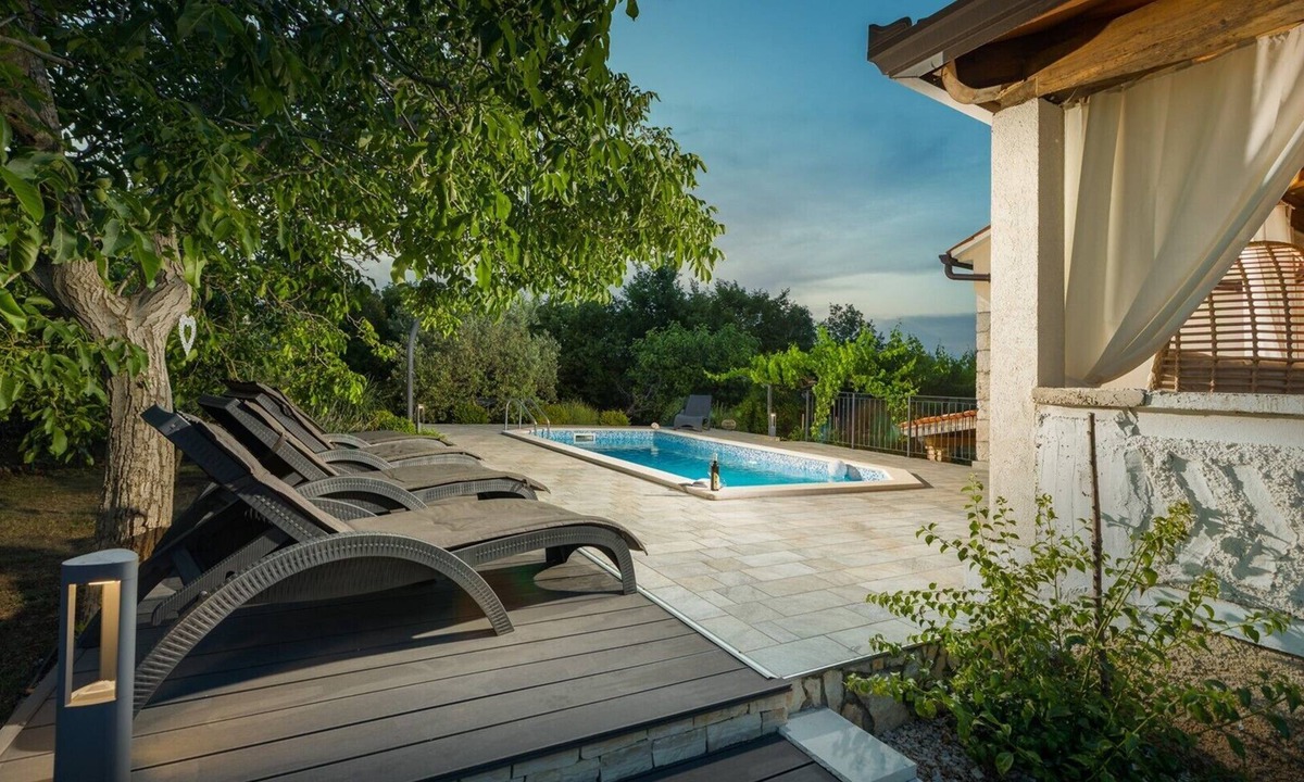 Kunj Villa | Casa Marilu - Nature Escape in a charming holiday house with private Pool & kids’ playground, ideal for families