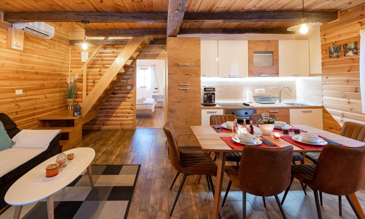 Rakovica Ski Chalet | Chalet Markoci With Hot Tub, Rakovica, Croatia