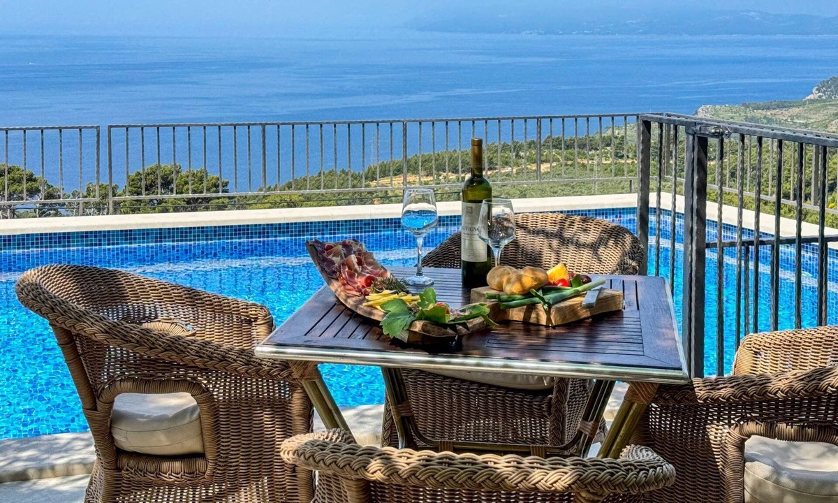 Tucepi House | Charmantes Steinhaus mit Pool und Meerblick by Interhome