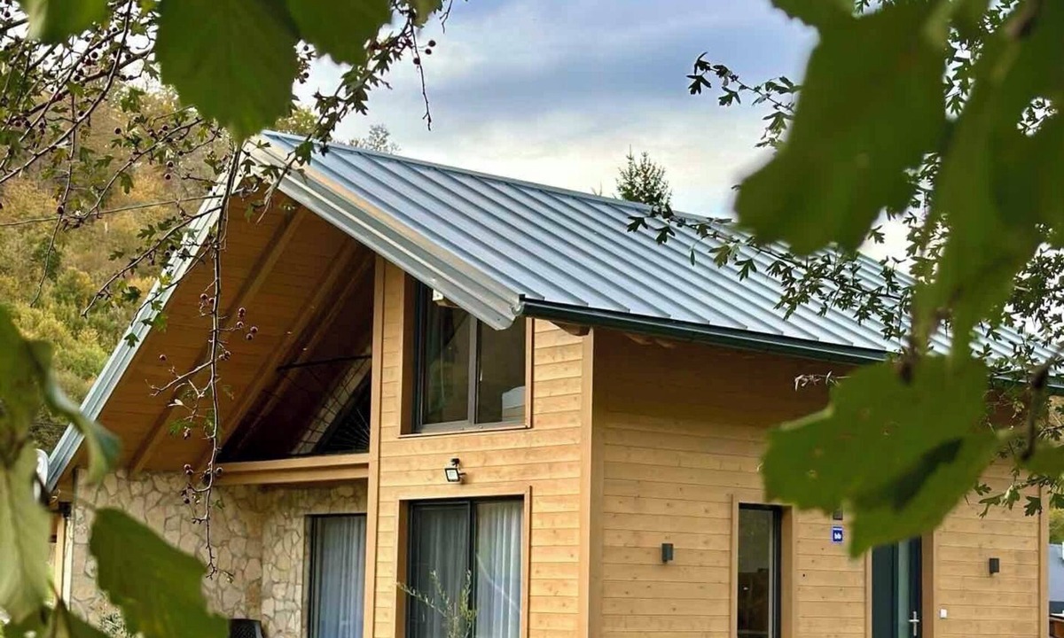 East Sarajevo Cottage | Charming 2-bedroom cottage in Pale with WiFi, AC, Floor heating. Book now
