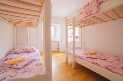 Hvar Old Town Hostel | Cheap Sleep Marinero