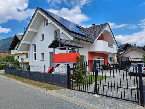 Trzic Apartment | Comfortable 4 room 4 full Family