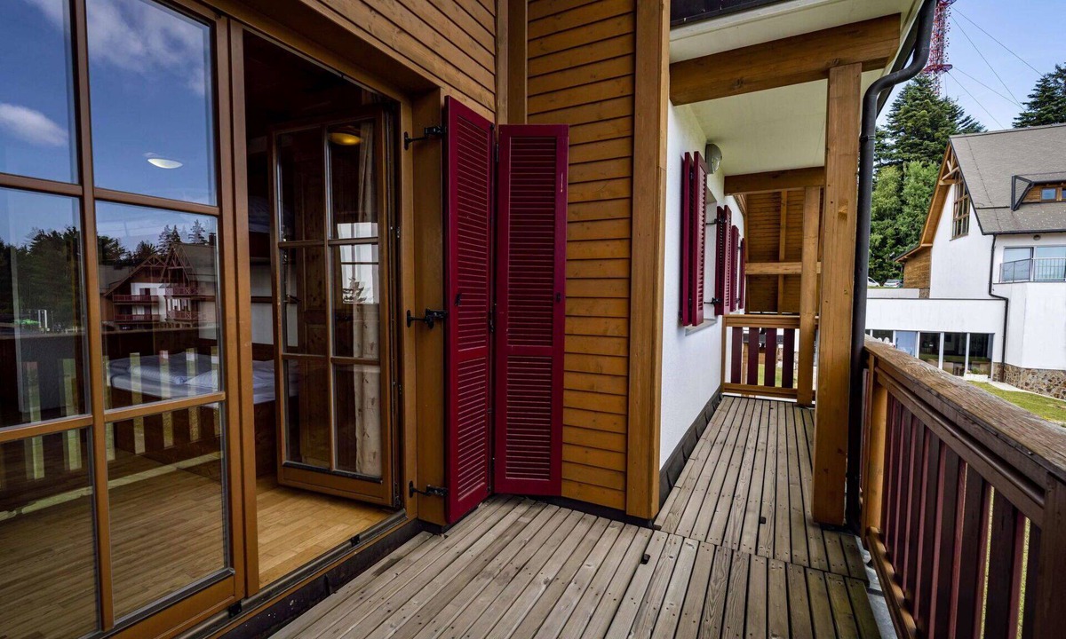 Hocko Pohorje Apartment | Cosy apartment for 11 guests with pool, WIFI, TV, patio, pets allowed and panoramic view