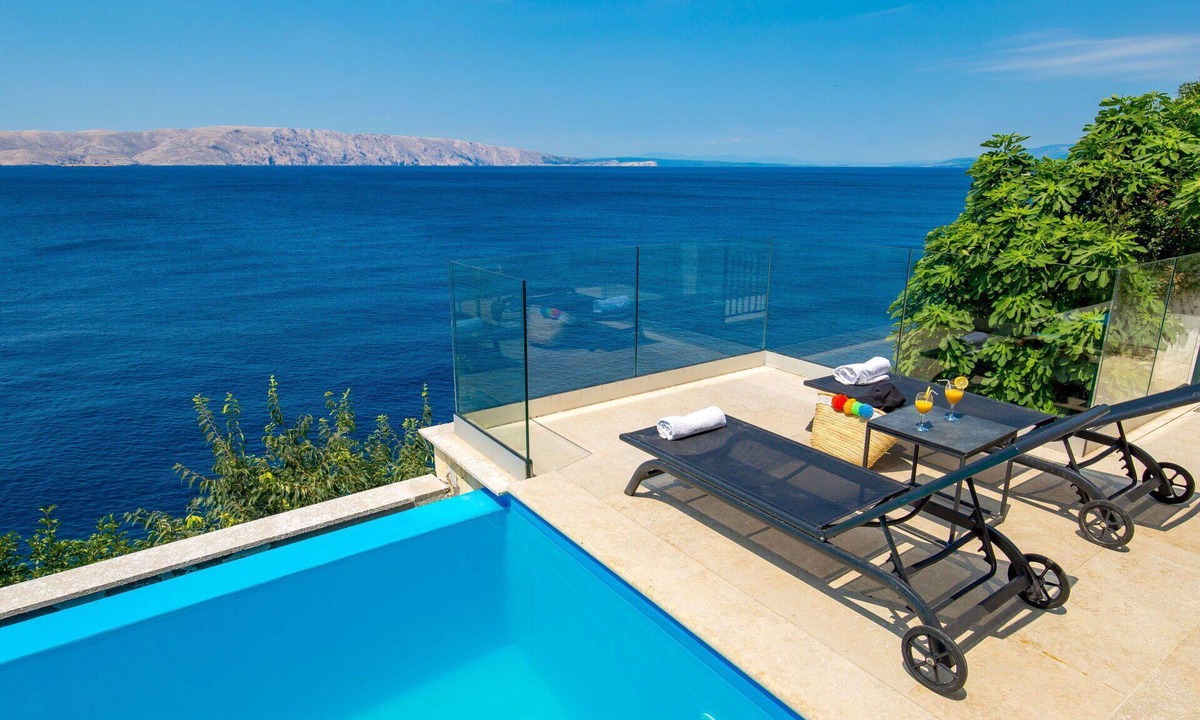 Vratarusa Apartment | Cosy apartment for 2 guests with WIFI, pool, A/C, TV, terrace and pets allowed
