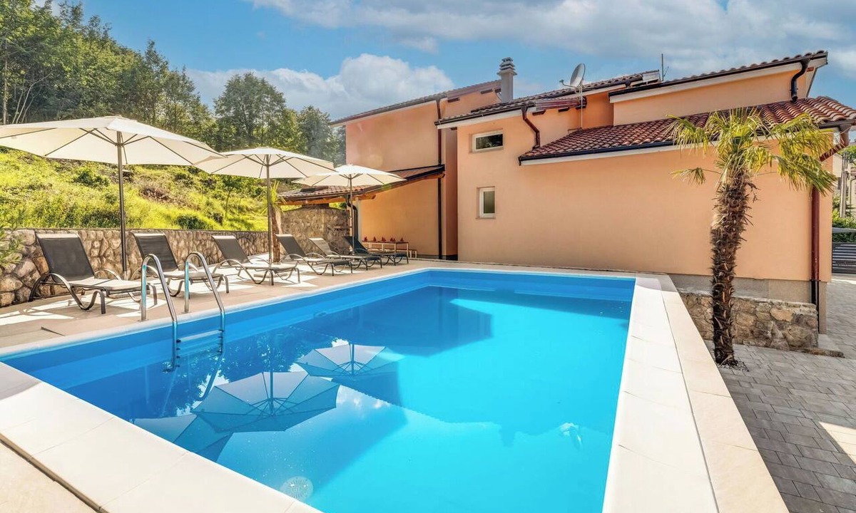 Rukavac Apartment | Cosy apartment for 4 guests with pool, hot tub, WIFI, A/C, TV, terrace and panoramic view
