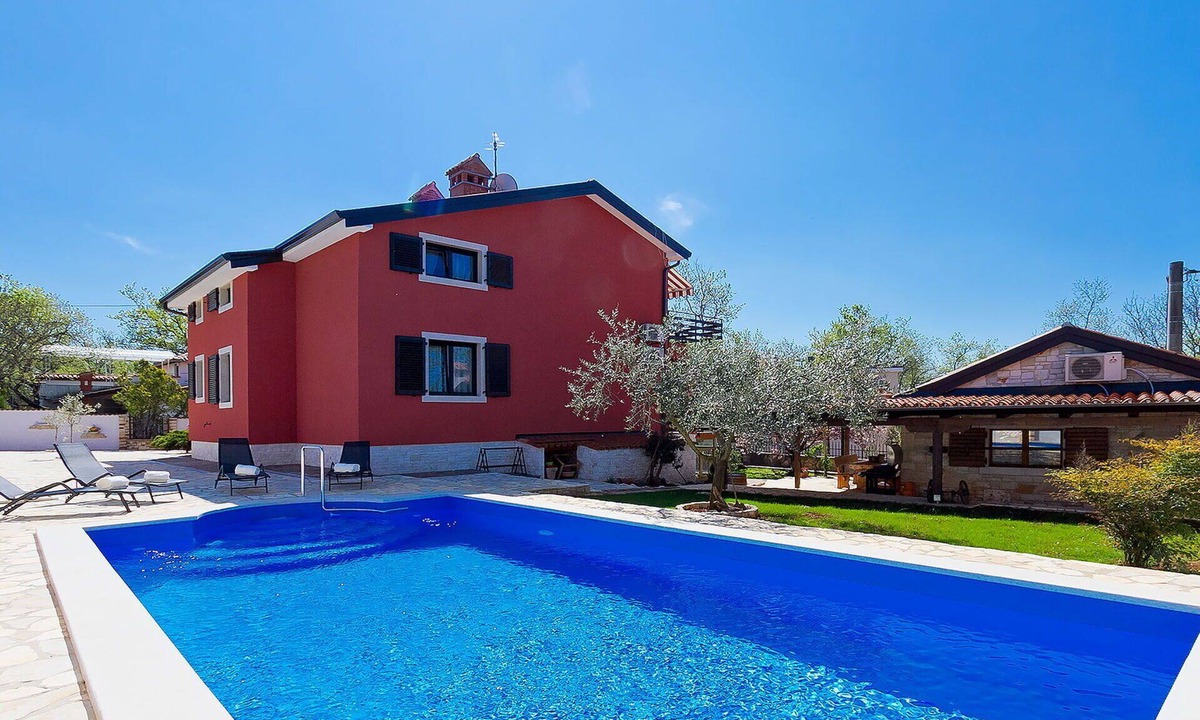 Valica Apartment | Cosy apartment for 6 guests with private pool, WIFI, A/C, TV and terrace