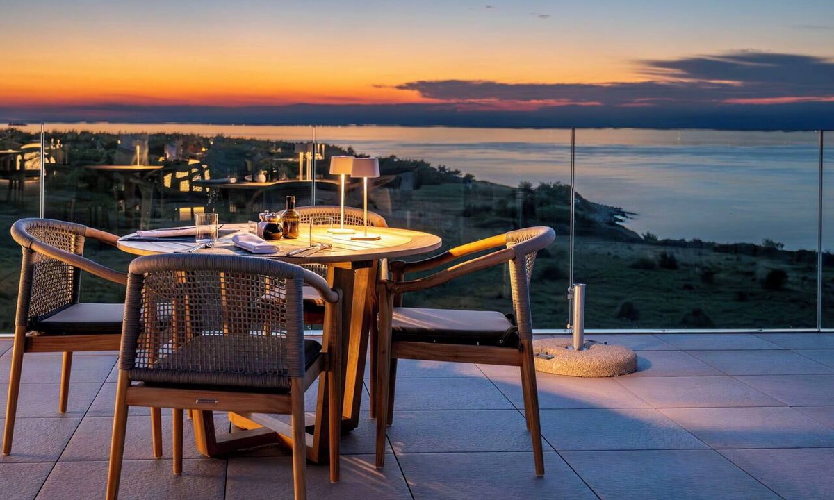 Savudrija House | Cosy apartment in villa for 8 guests with hot tub, A/C, pool, WIFI, TV and terrace
