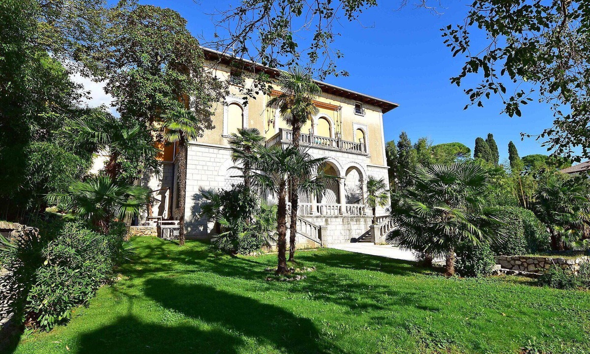 Opatija Villa | Cosy apartment in villa for 4 guests with A/C, WIFI, TV, terrace and pets allowed