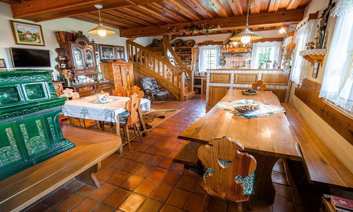 Krsko Villa | Cozy Countryside Retreat Villa with Hot-Tub - Two Bedroom Villa with Hot Tub