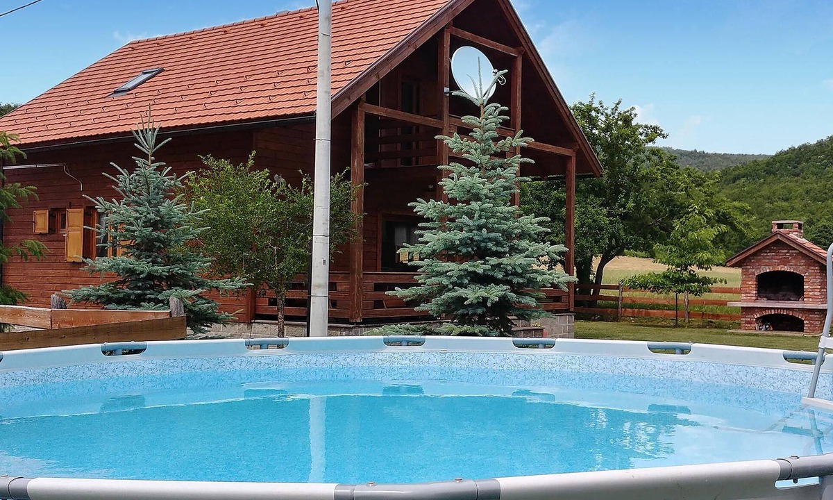 Gospic House | Cozy home in Buzim with sauna