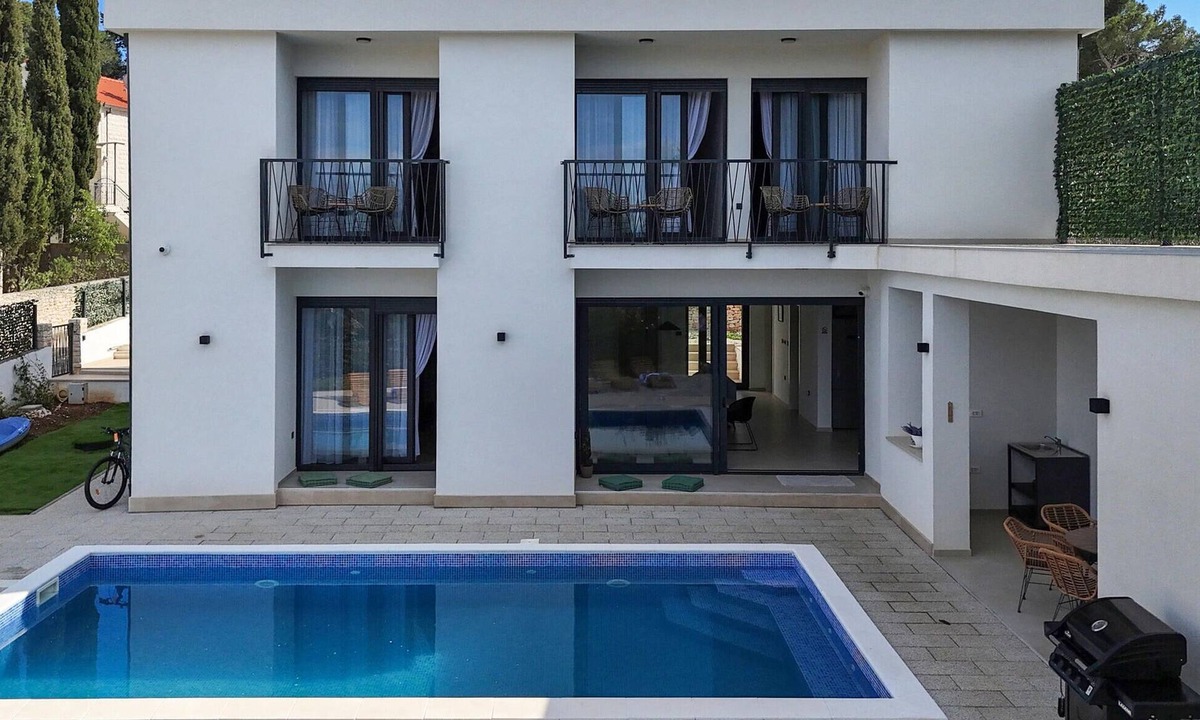 Donji Prolozac House | Cozy home in Prolozac with outdoor swimming pool